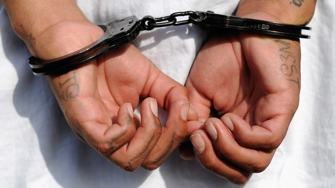 handcuffs 567.jpg
